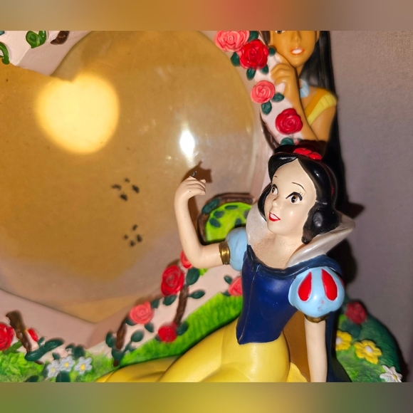 DISNEY PRINCESSES from Disney Store Picture Frame - Please Read - Picture 2 of 6